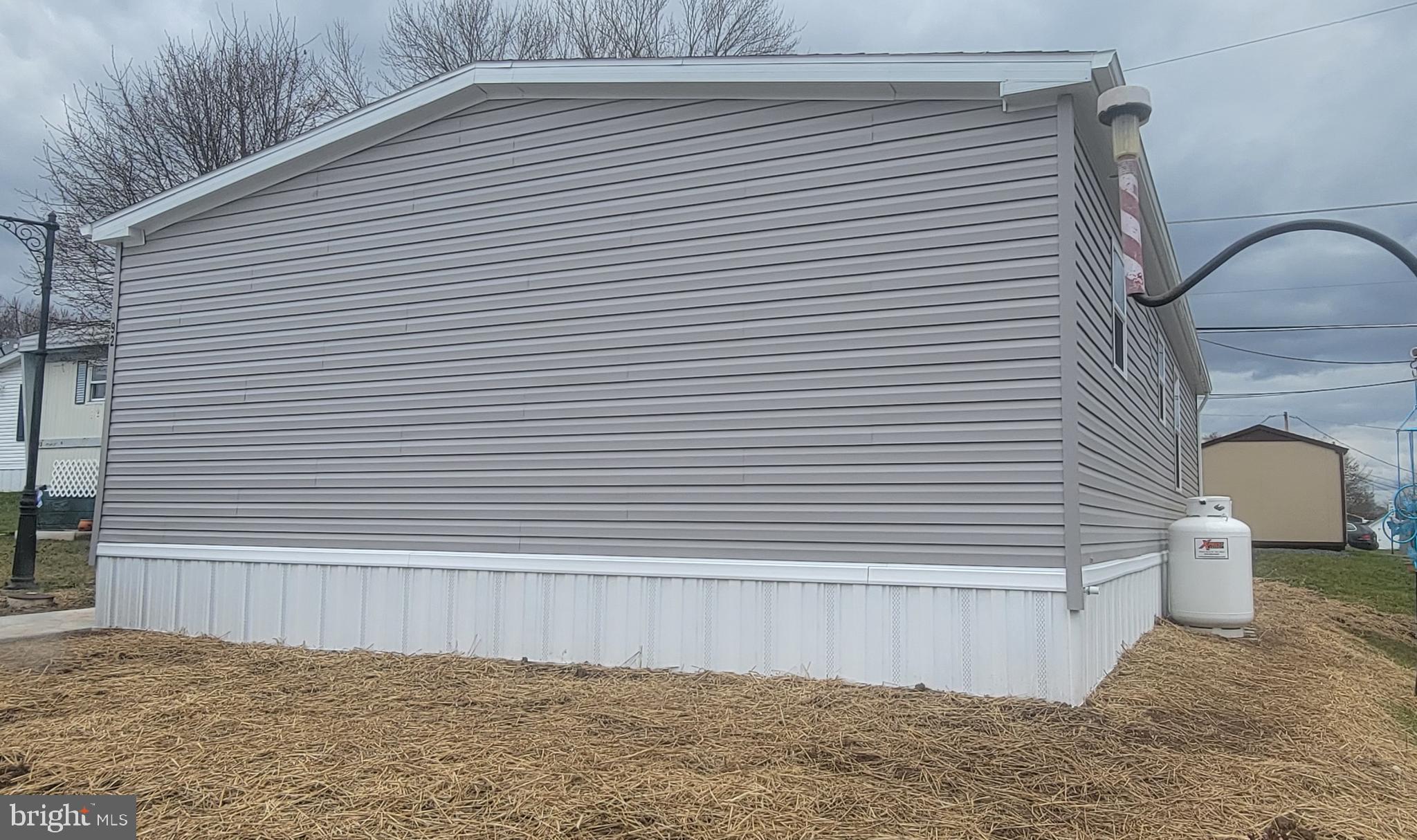 92 Valley View Road Birdsboro, PA 19508 - Photo 2 of 20 SIDE