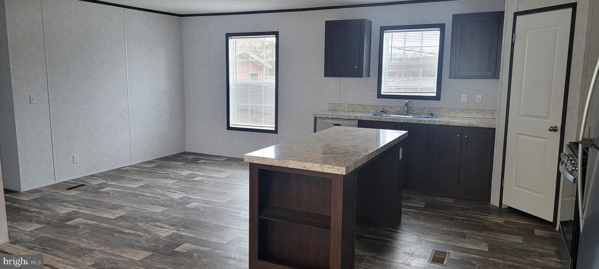 92 Valley View Road Birdsboro, PA 19508 - Photo 6 of 20 DINING AREA TO LEFT