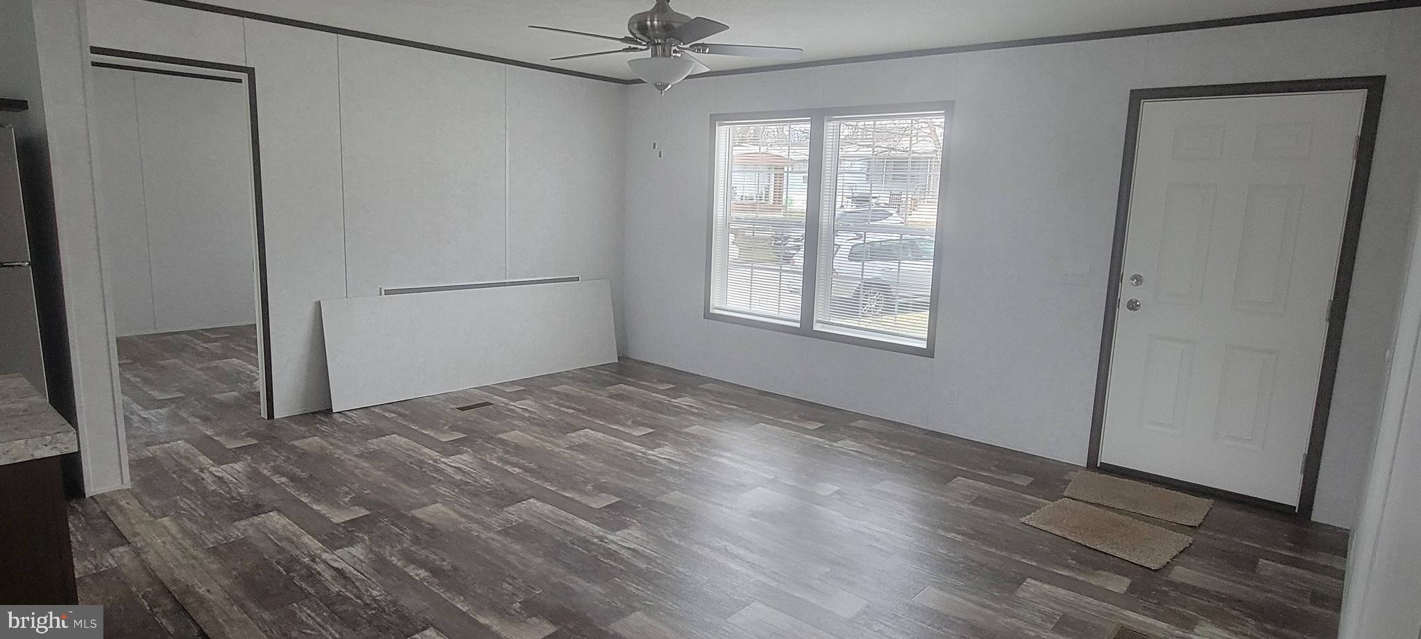 92 Valley View Road Birdsboro, PA 19508 - Photo 9 of 20 LIVING ROOM