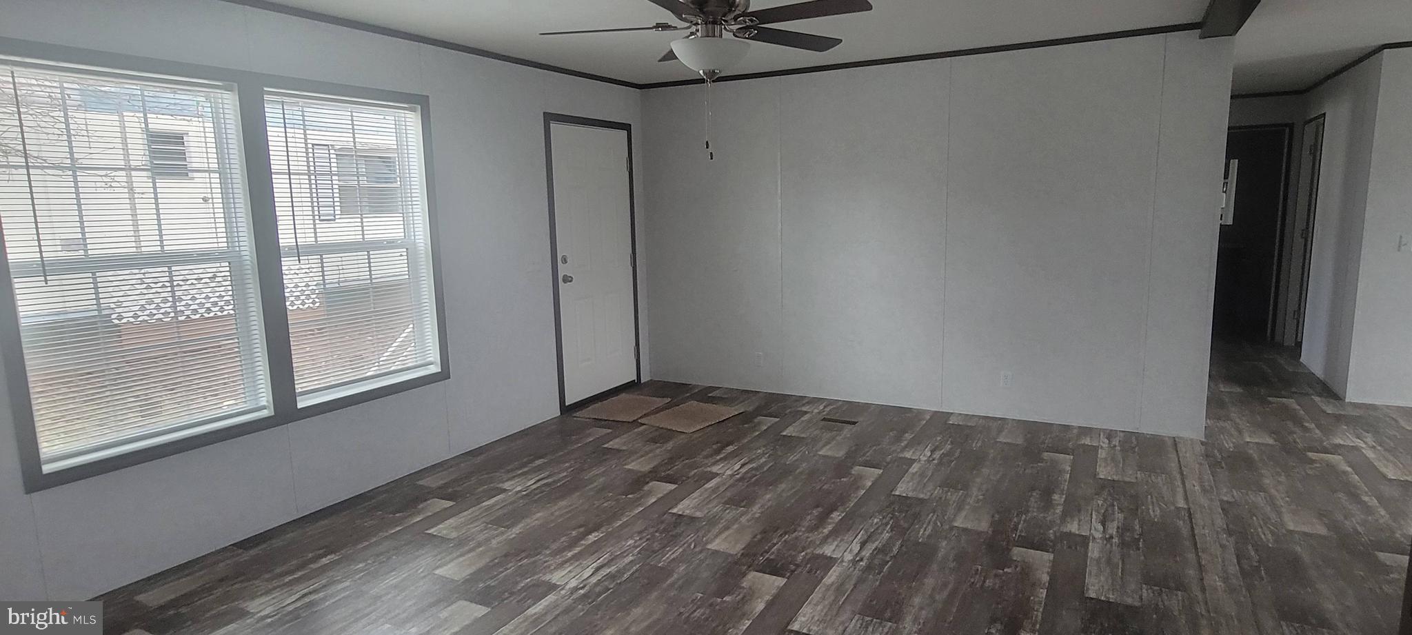 92 Valley View Road Birdsboro, PA 19508 - Photo 10 of 20 LIVING ROOM