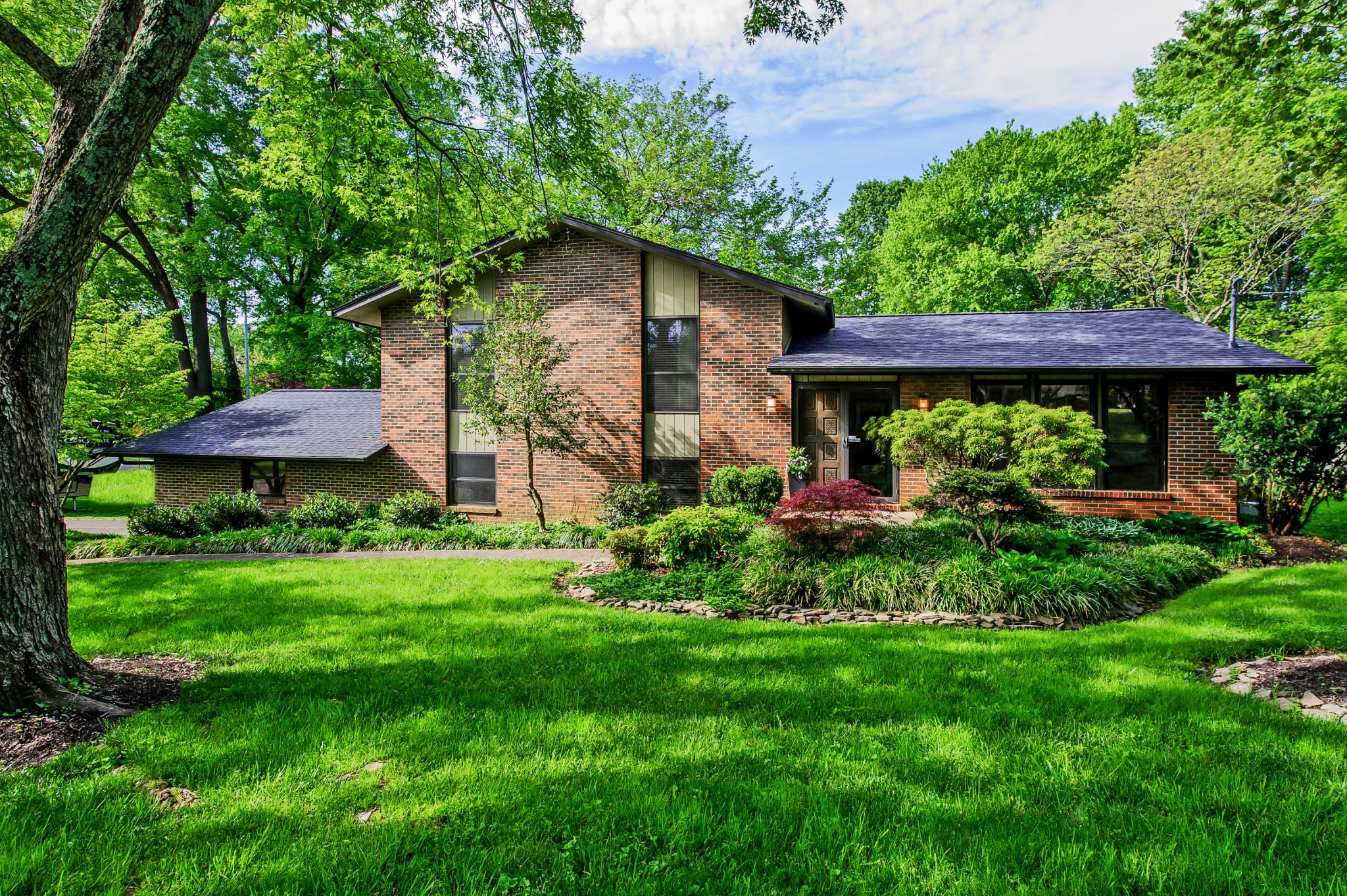 831 Kevin Road Knoxville, TN 37923 - Photo 1 of 32 Gallery Image 1