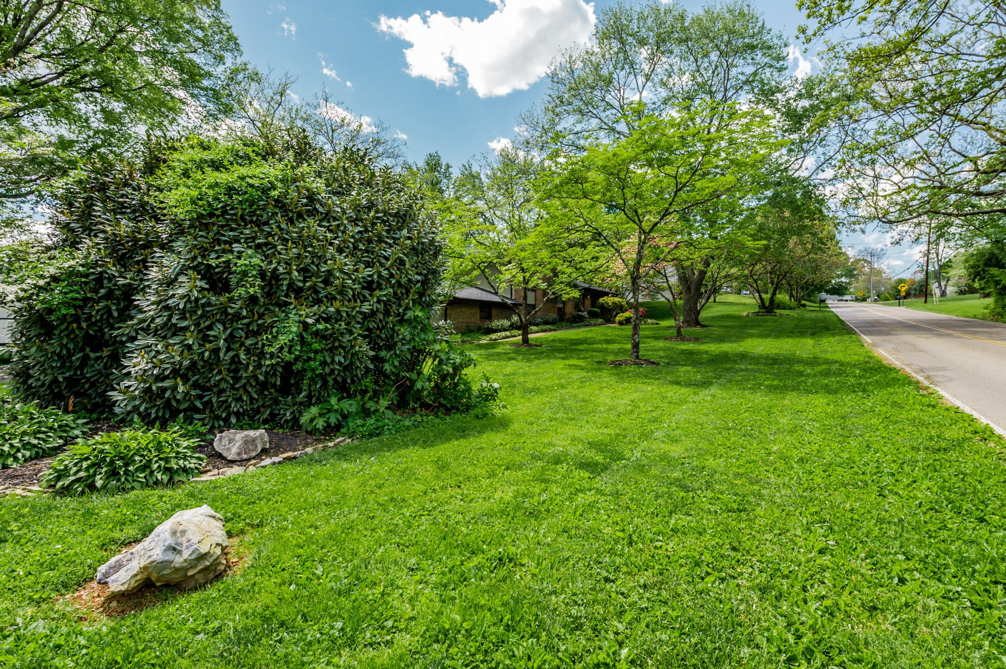 831 Kevin Road Knoxville, TN 37923 - Photo 4 of 32 Gallery Image 4