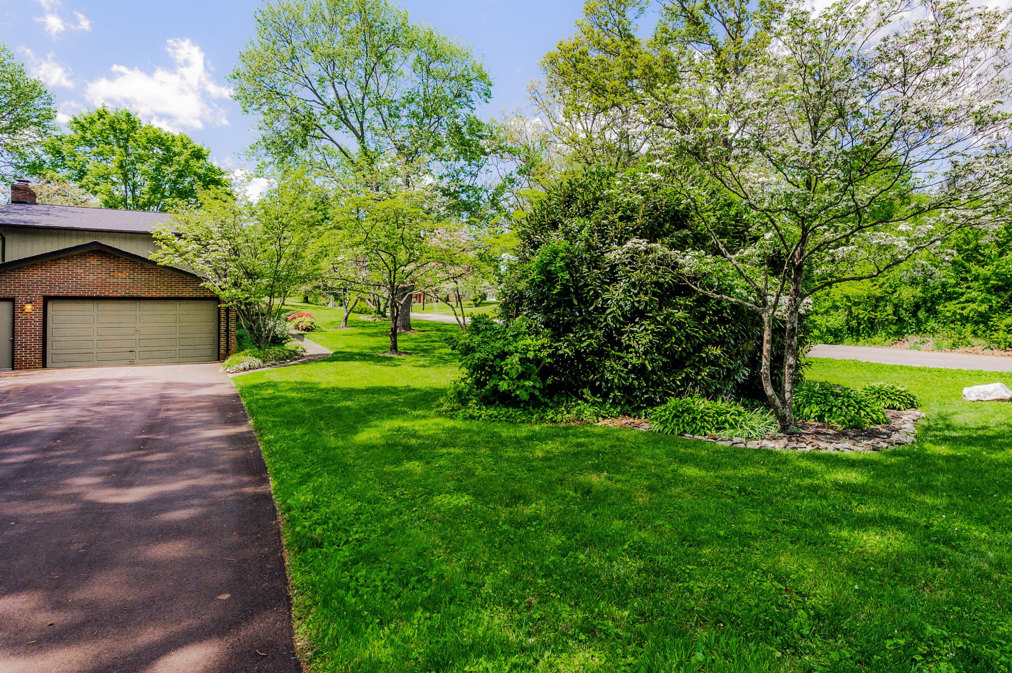831 Kevin Road Knoxville, TN 37923 - Photo 5 of 32 Gallery Image 5