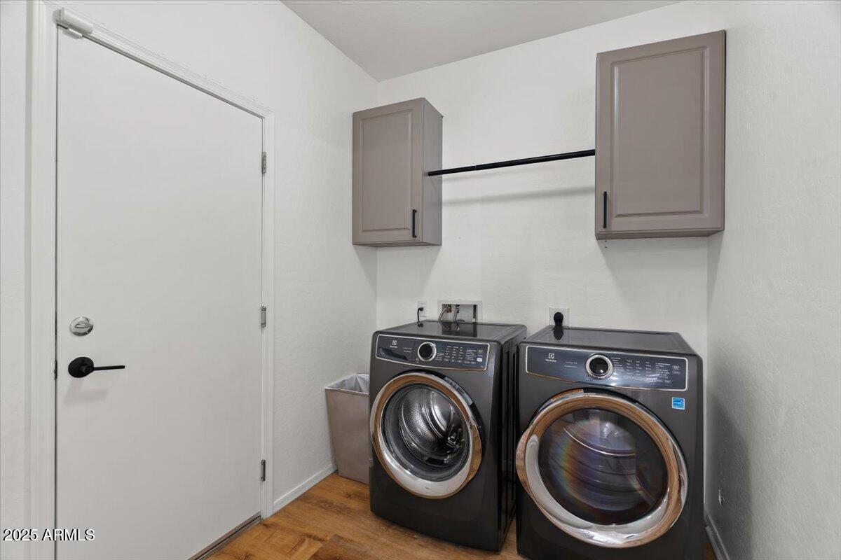 1264 East Walnut Road Gilbert, AZ 85298 - Photo 29 of 40 36-Laundry