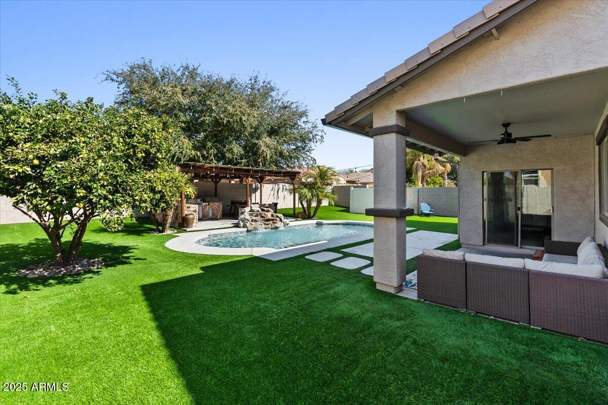 1264 East Walnut Road Gilbert, AZ 85298 - Photo 31 of 40 39-Back yard