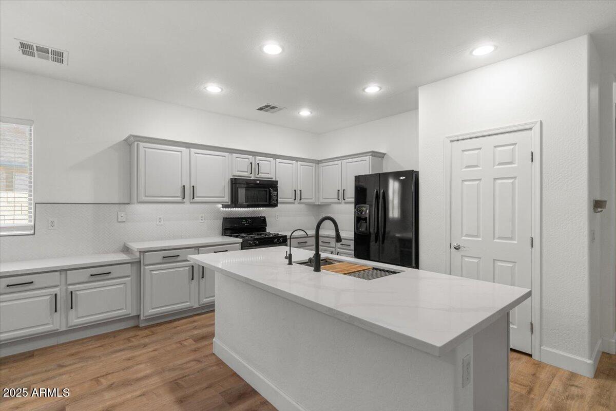 09-Kitchen