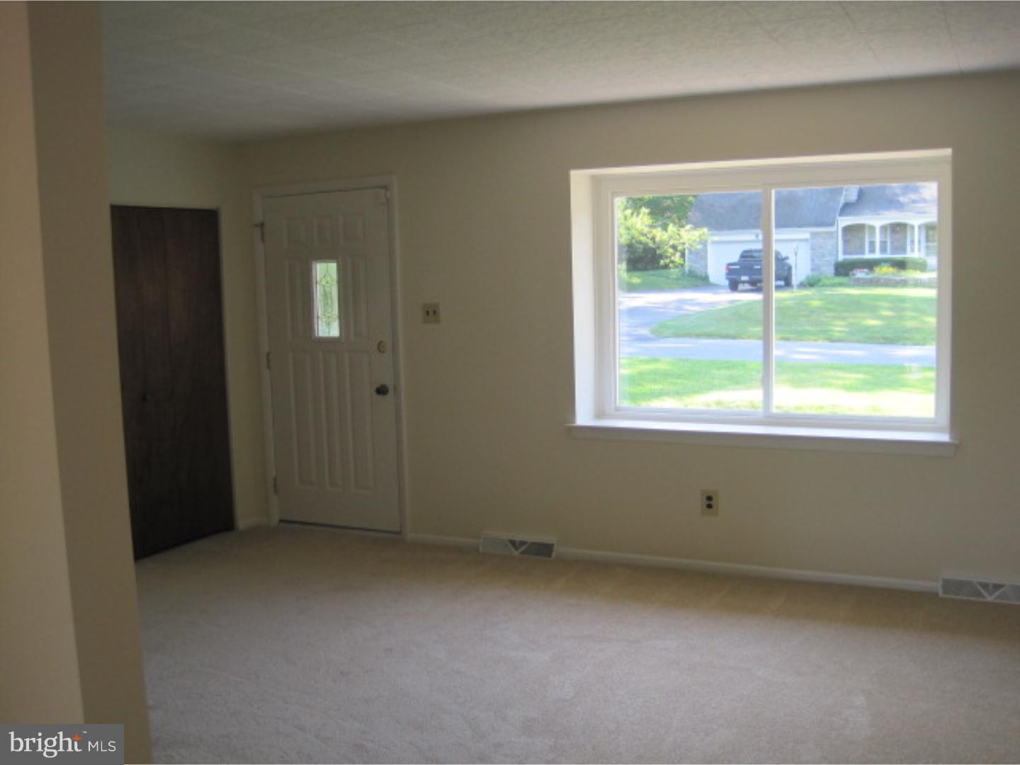 719 Ridge Avenue Atglen, PA 19310 - Photo 2 of 10 Living Room
