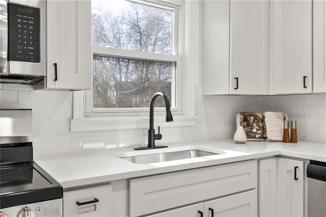 $215,000 | 137 West 85th Street, Kansas City, MO 64114