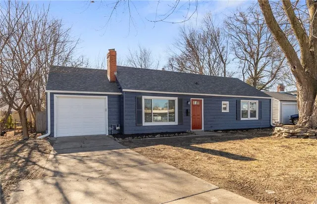 $215,000 | 137 West 85th Street, Kansas City, MO 64114