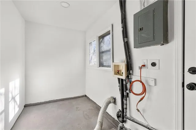 $215,000 | 137 West 85th Street, Kansas City, MO 64114