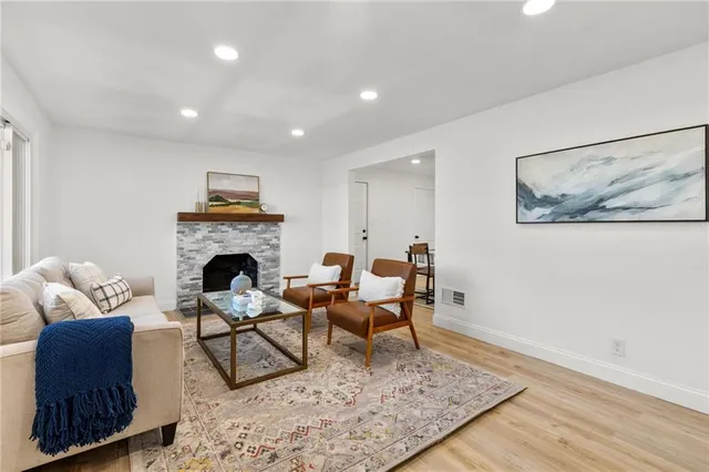 $215,000 | 137 West 85th Street, Kansas City, MO 64114