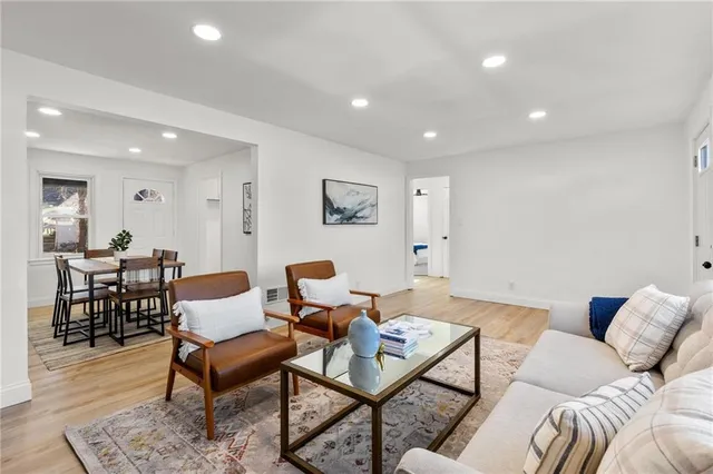 $215,000 | 137 West 85th Street, Kansas City, MO 64114