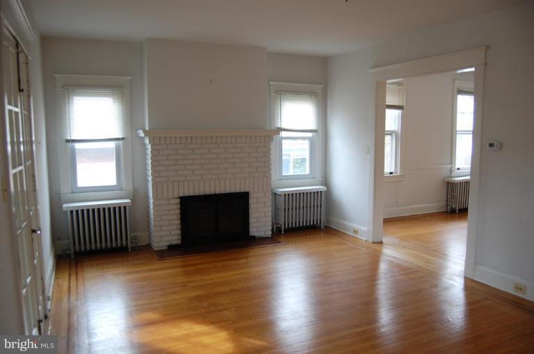 417 Wingate Road Baltimore, MD 21210 - Photo 2 of 13 Living Room