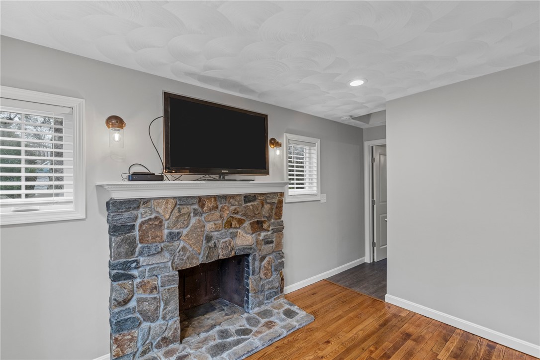 1225 Chopmist Hill Road Scituate, RI 02857 - Photo 9 of 23