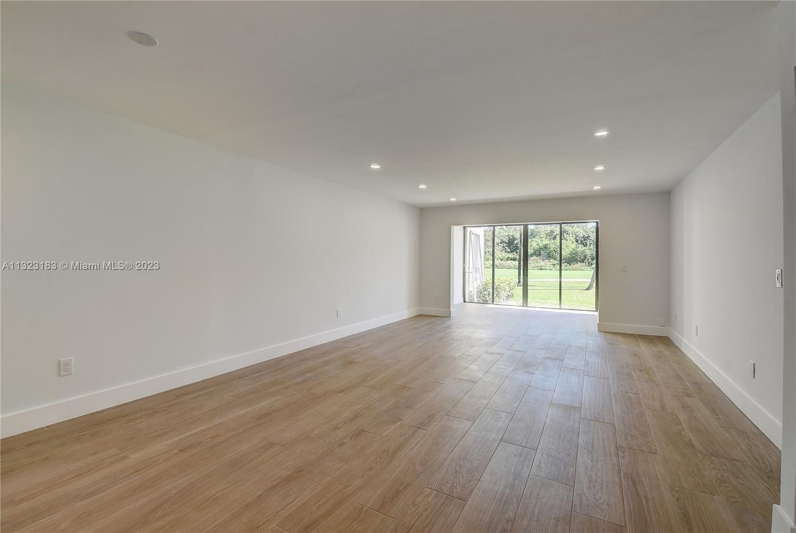 21213 Lago Circle, Unit E Boca Raton, FL 33433 - Photo 6 of 31 Gallery Image 6