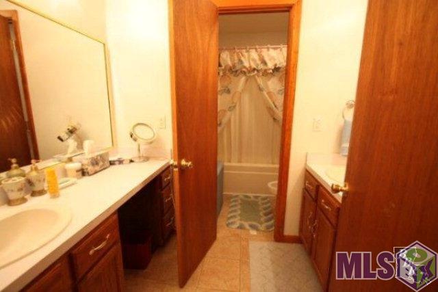398 Hodson Lane Raceland, LA 70394 - Photo 12 of 16 Bathroom 1