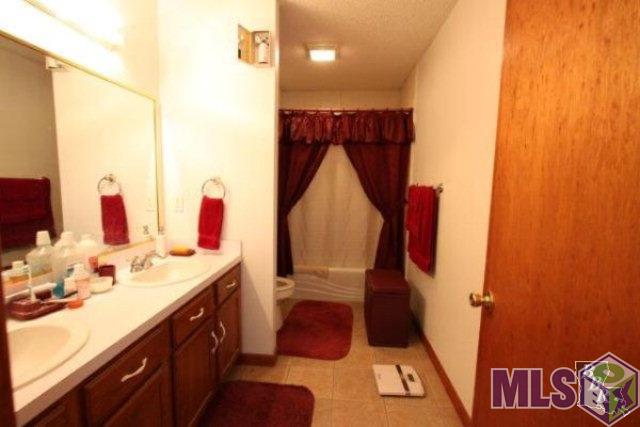 398 Hodson Lane Raceland, LA 70394 - Photo 14 of 16 Master Bathroom