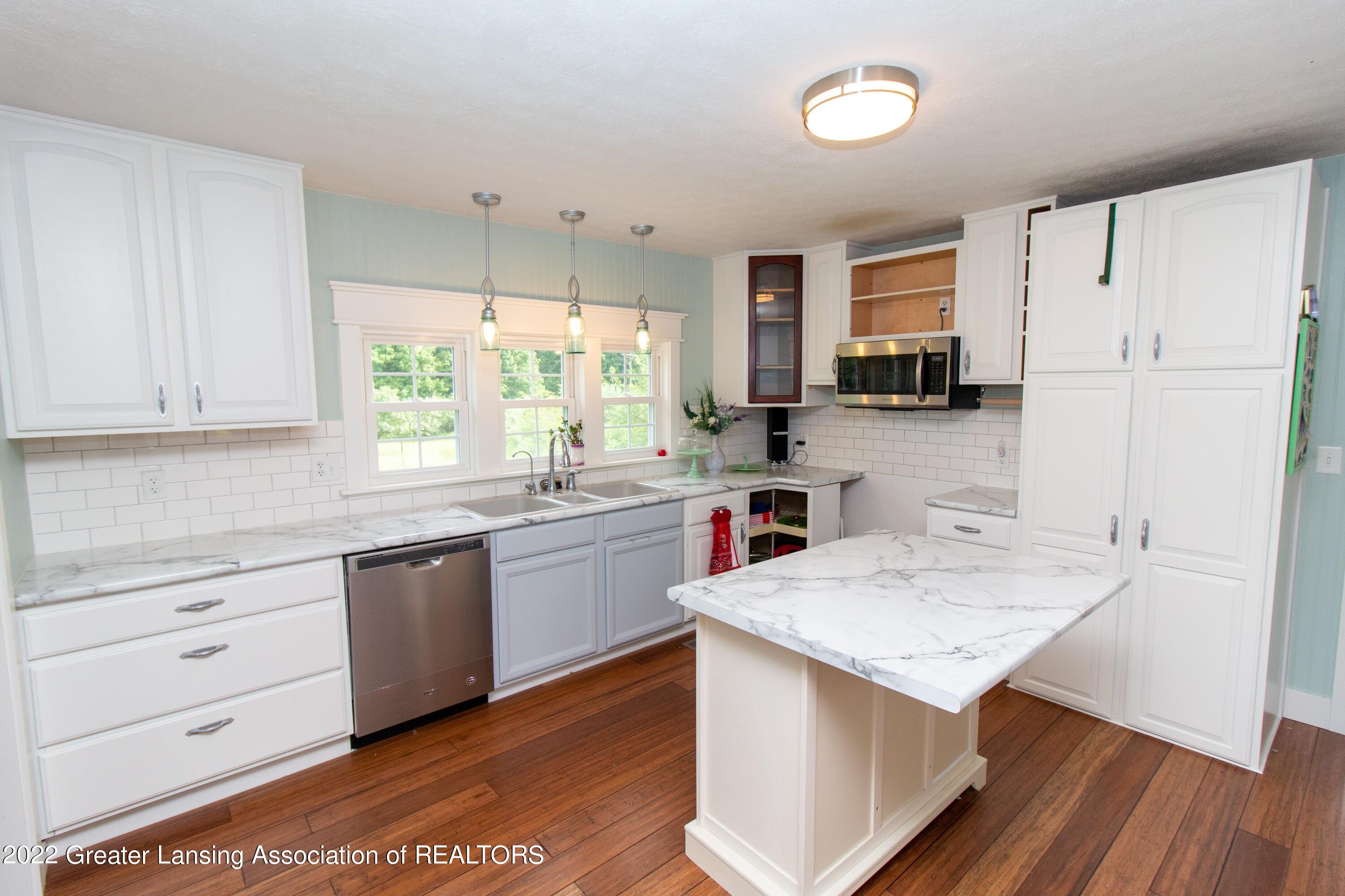 3307 North Dewitt Road St. Johns, MI 48879 - Photo 8 of 40 8- Kitchen