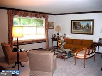 1937 Briarcliff Road Jenkintown, PA 19046 - Photo 2 of 12 Living Room