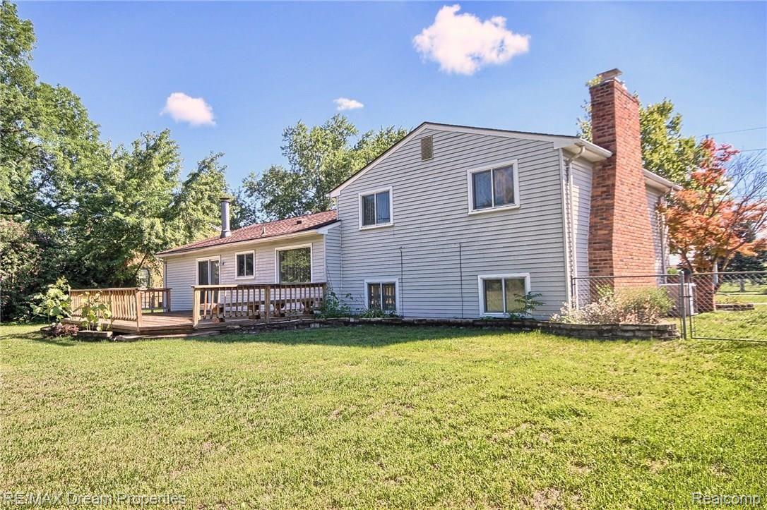 14125 Newburgh Road Livonia, MI 48150 - Photo 28 of 30 Rear_2nd_View.jpg