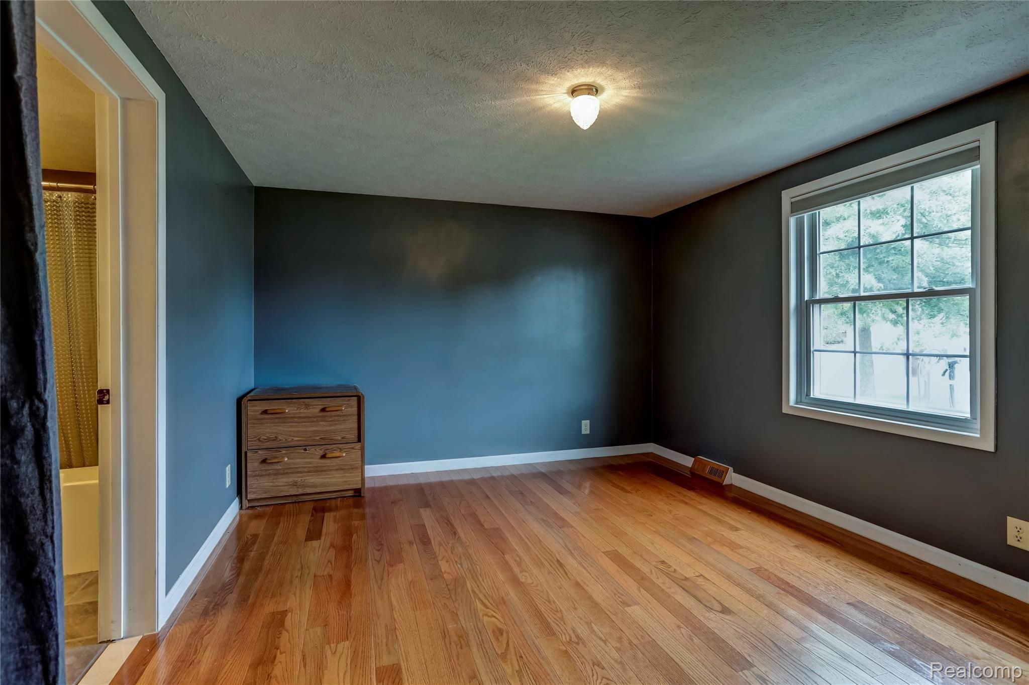 4981 Sycamore Road Newport, MI 48166 - Photo 13 of 25 4981 Sycamore Road, Newport, MI-15-FULL.jpg