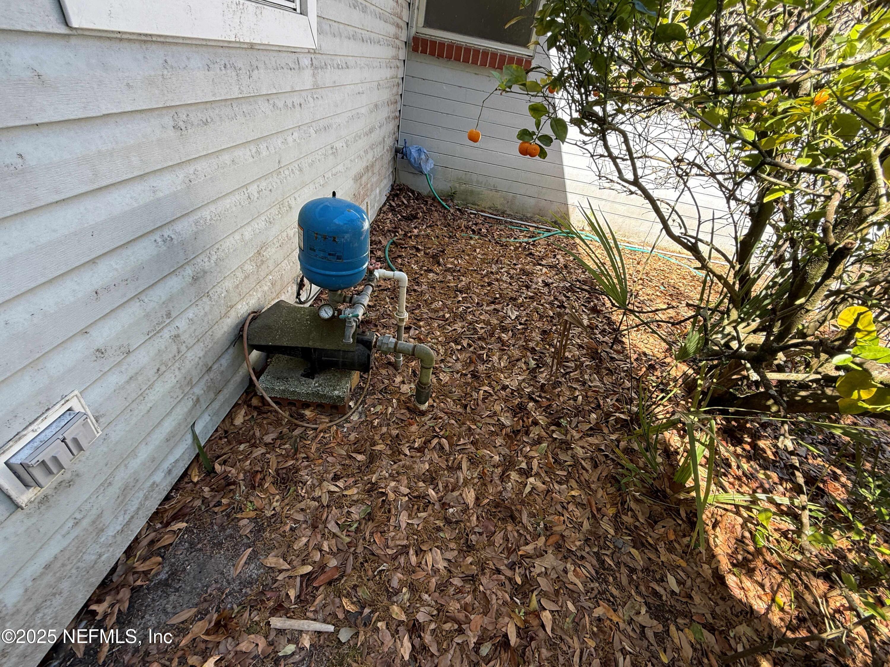 4205 Varner Road Jacksonville, FL 32210 - Photo 22 of 25 Well pump for irrigation