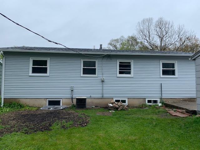 535 Willow Road Wauconda, IL 60084 - Photo 17 of 17 a house that has a backyard