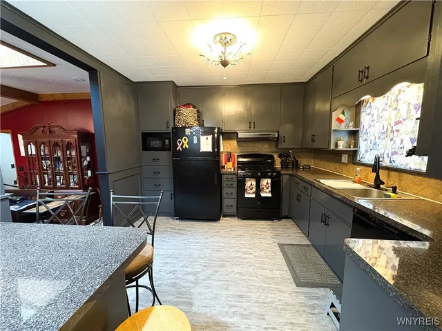 $250,000 | 10 Windsor Street, Attica, NY 14011