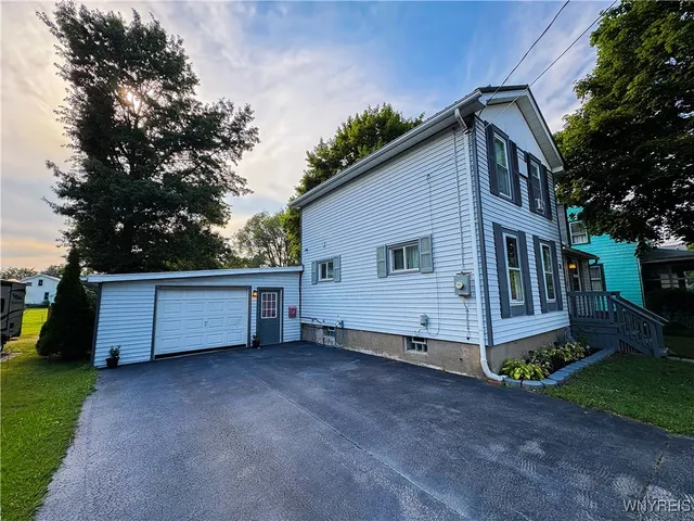 $250,000 | 10 Windsor Street, Attica, NY 14011