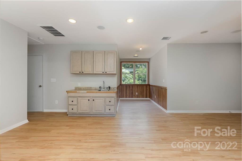 10201 Withers Road Charlotte, NC 28278 - Photo 20 of 27 Gallery Image 20