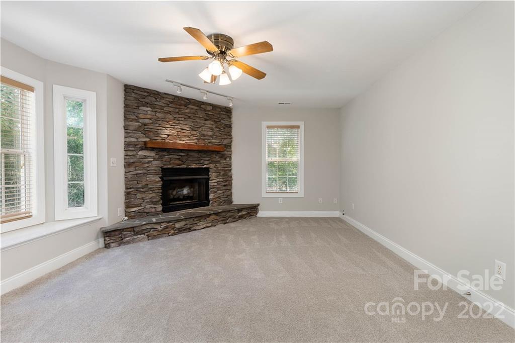 10201 Withers Road Charlotte, NC 28278 - Photo 3 of 27 Gallery Image 3