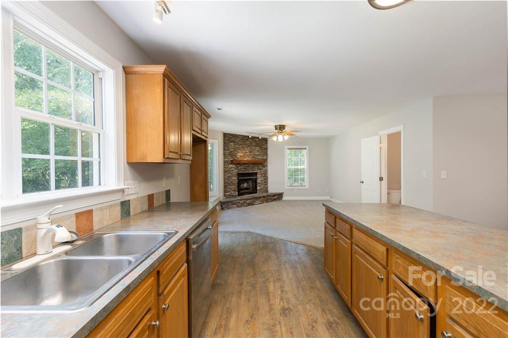 10201 Withers Road Charlotte, NC 28278 - Photo 5 of 27 Gallery Image 5