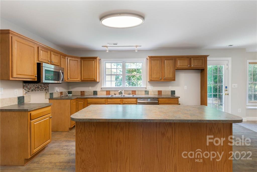 10201 Withers Road Charlotte, NC 28278 - Photo 6 of 27 Gallery Image 6