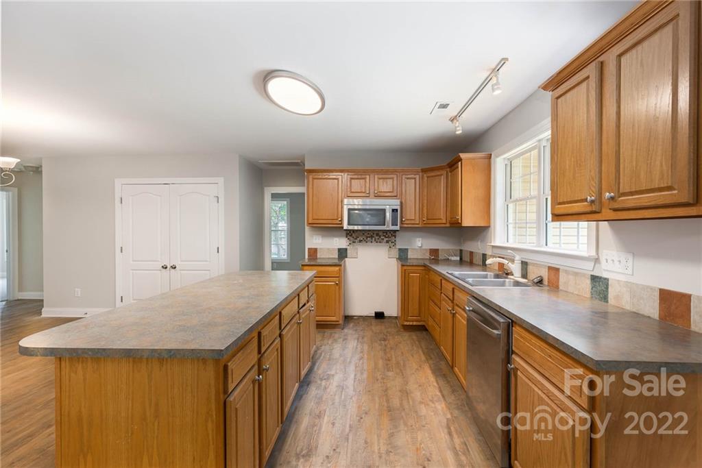 10201 Withers Road Charlotte, NC 28278 - Photo 7 of 27 Gallery Image 7