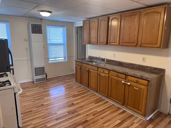 $1,500 | 929-931 County Street, Unit 1EAST, New Bedford, MA 02740