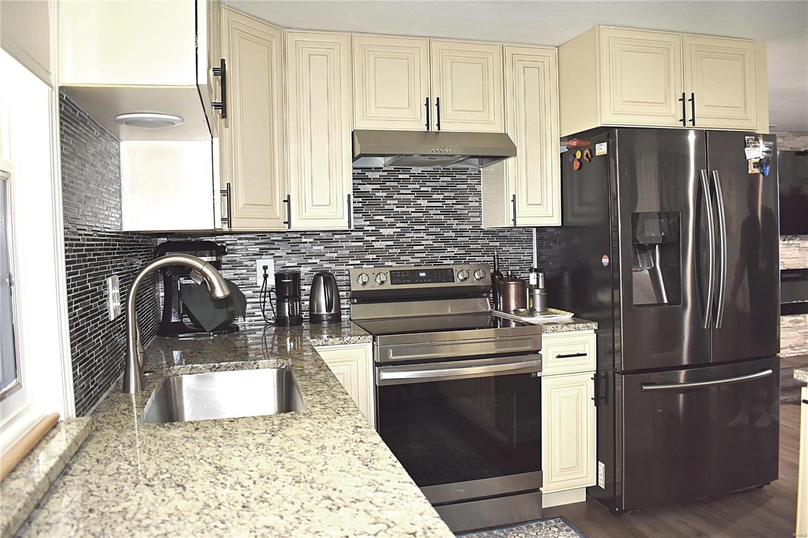 819 Union Road St. Louis, MO 63123 - Photo 11 of 27