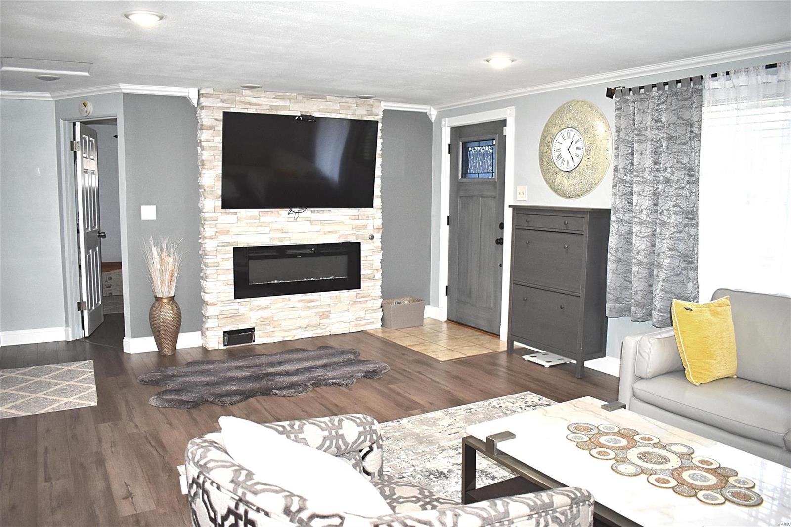 819 Union Road St. Louis, MO 63123 - Photo 3 of 27