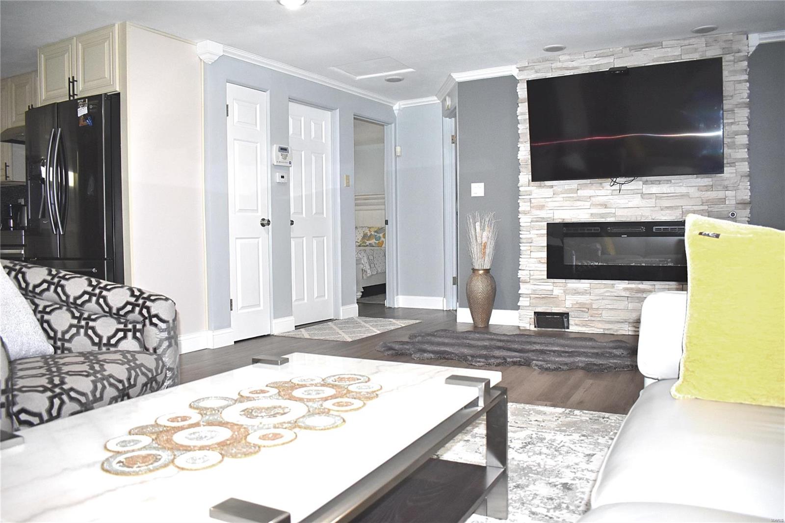 819 Union Road St. Louis, MO 63123 - Photo 5 of 27