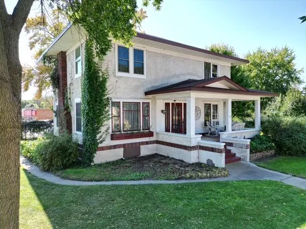 $199,900 | 108 West 4th Street, Redwood Falls, MN 56283