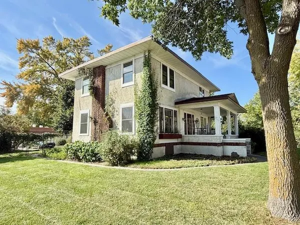 $199,900 | 108 West 4th Street, Redwood Falls, MN 56283