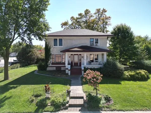 $199,900 | 108 West 4th Street, Redwood Falls, MN 56283