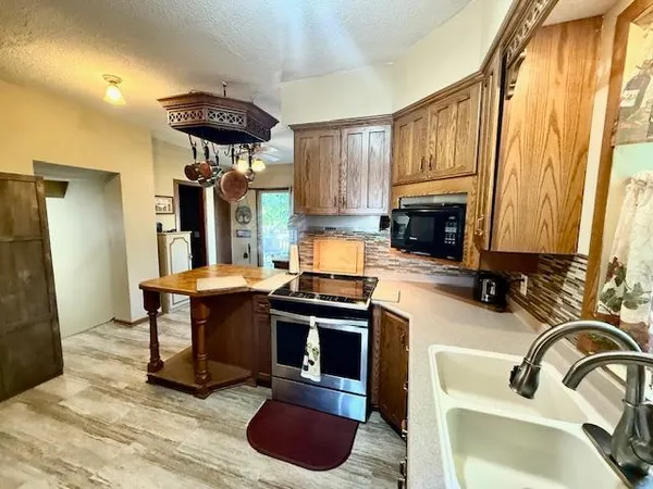 $199,900 | 108 West 4th Street, Redwood Falls, MN 56283