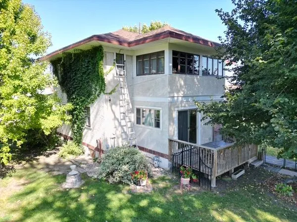 $199,900 | 108 West 4th Street, Redwood Falls, MN 56283