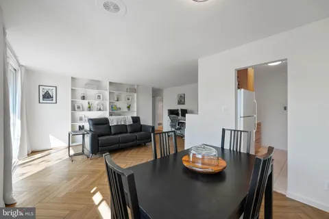 $229,500 | 4343 Cherry Hill Road, Unit 306, Arlington, VA 22207