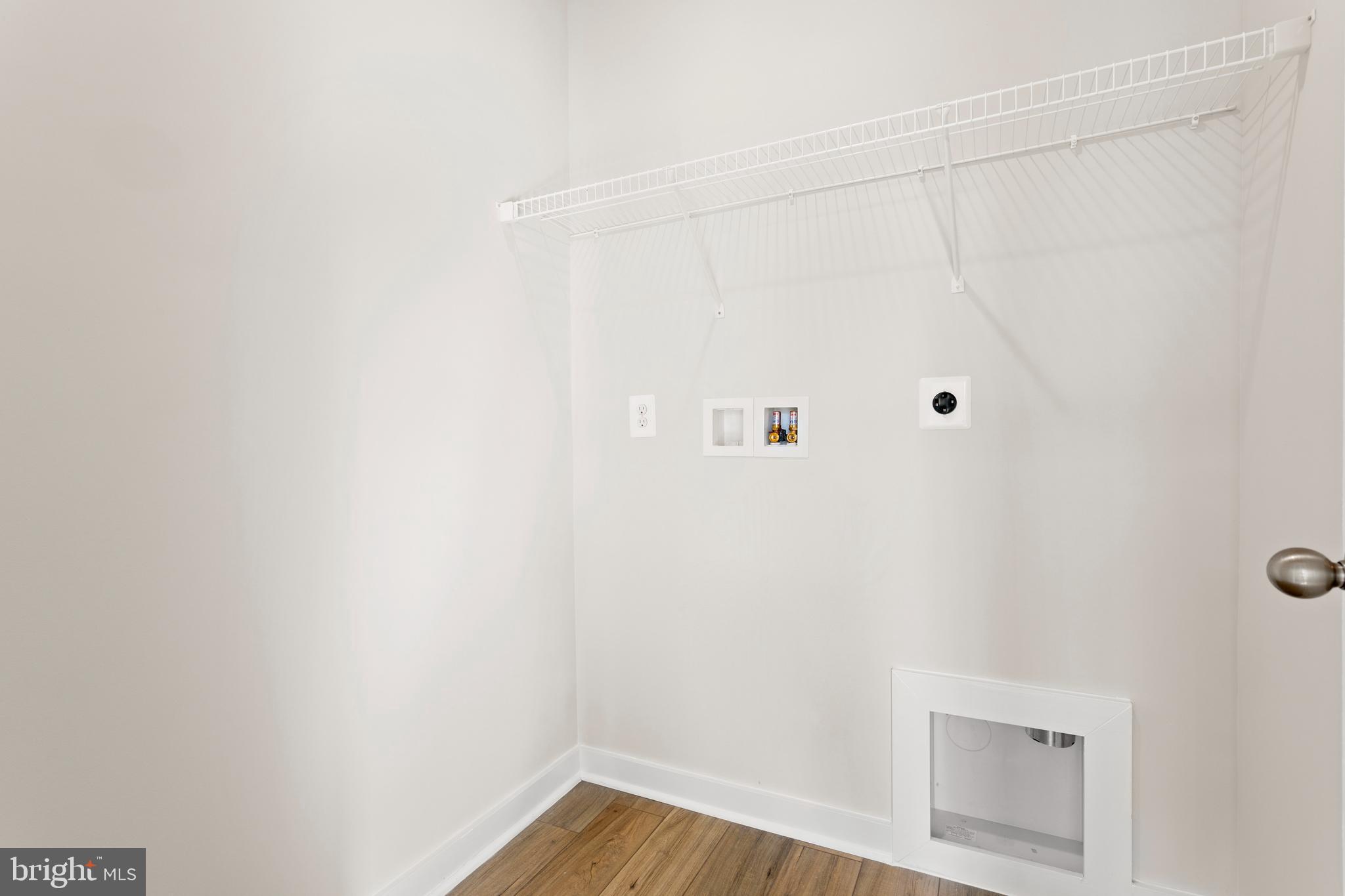 20768 Partlow's Store Square Ashburn, VA 20147 - Photo 19 of 32 Gallery Image 19