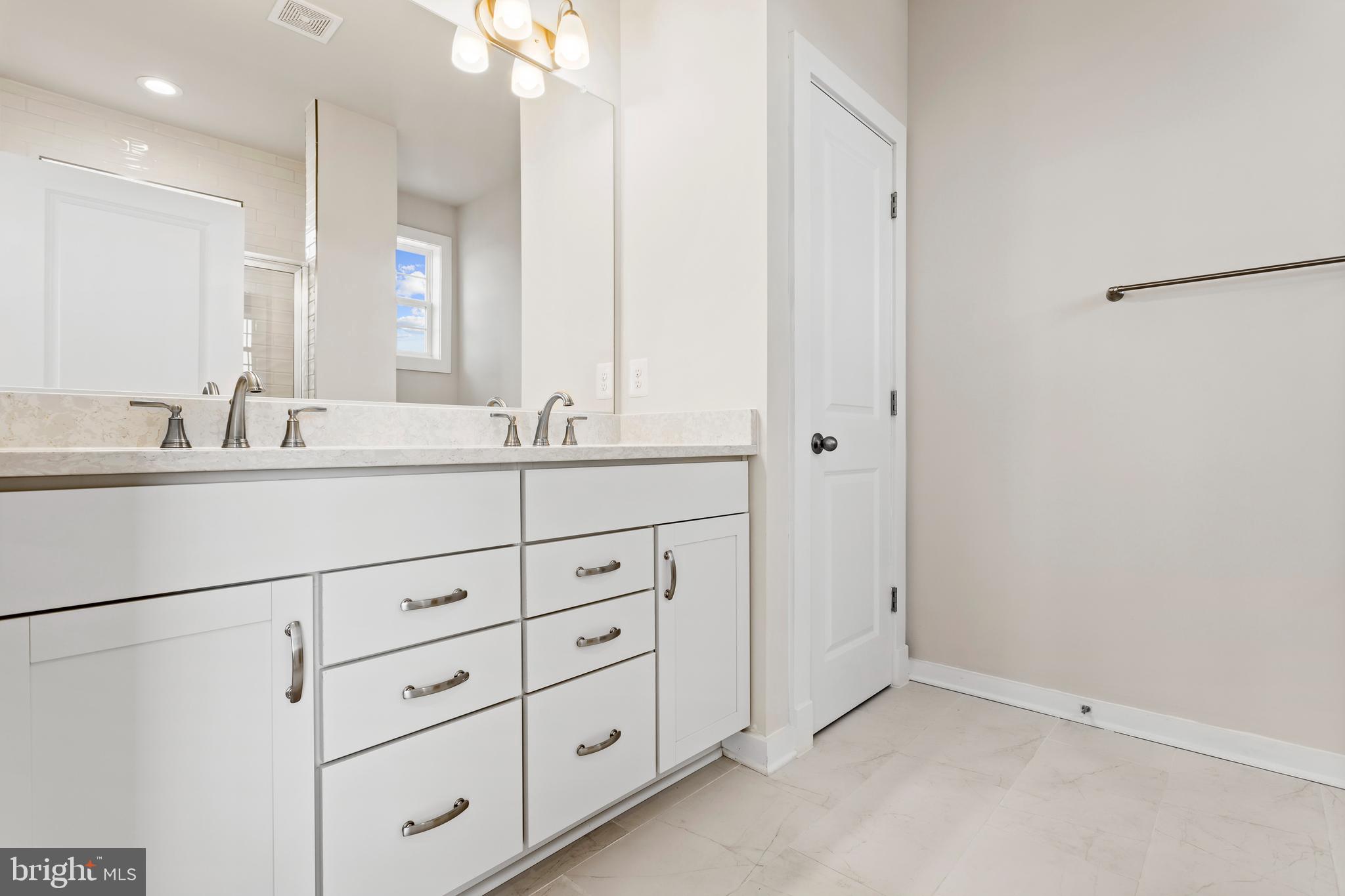 20768 Partlow's Store Square Ashburn, VA 20147 - Photo 21 of 32 Gallery Image 21