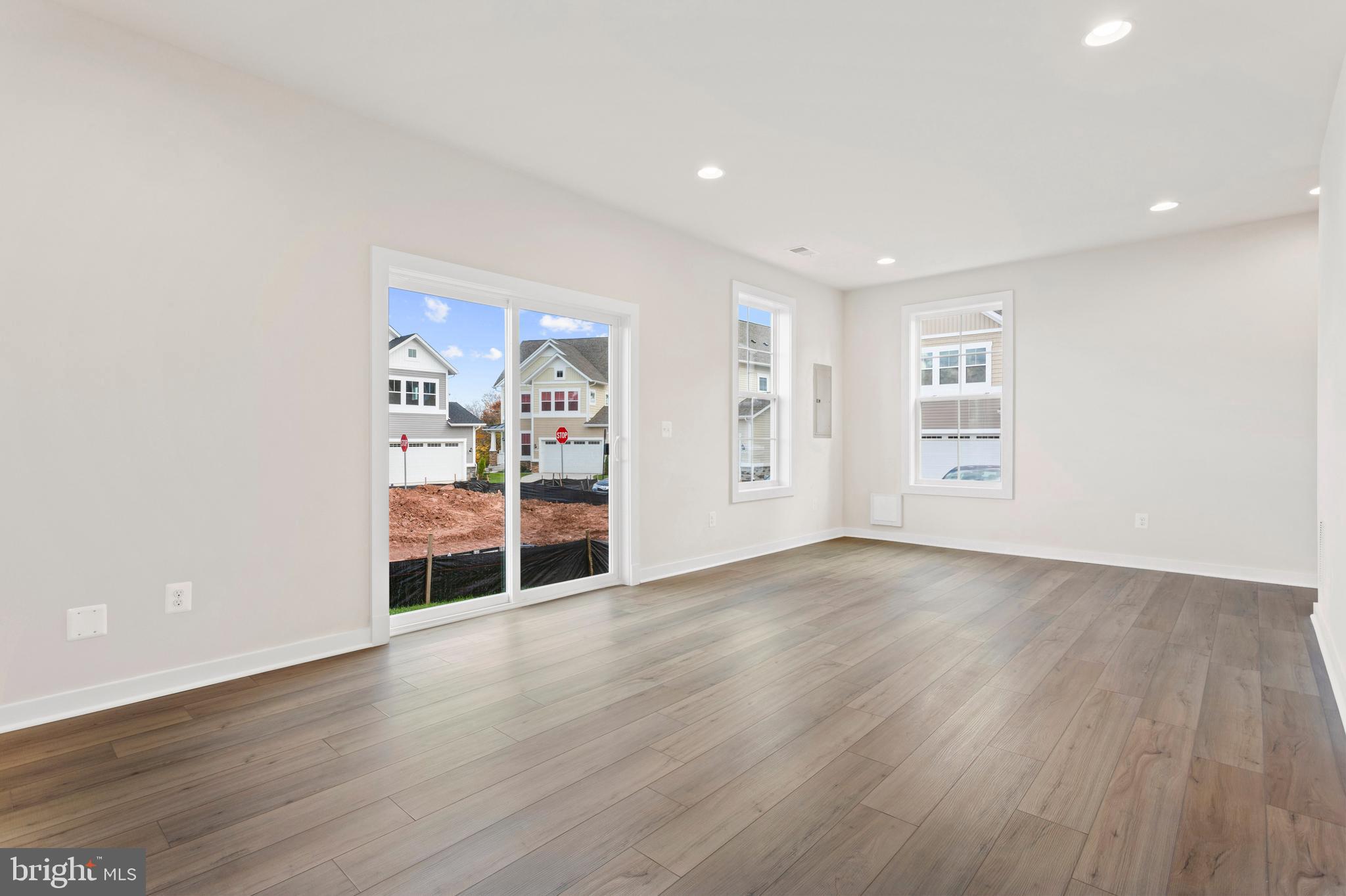 20768 Partlow's Store Square Ashburn, VA 20147 - Photo 4 of 32 Gallery Image 4