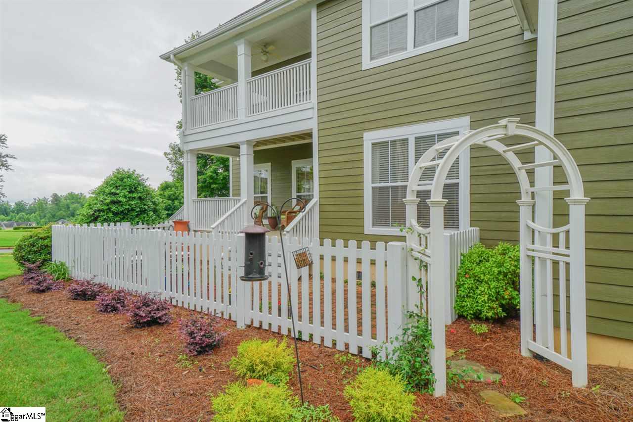 202 Ridenour Avenue Greenville, SC 29617 - Photo 2 of 31 Gallery Image 2