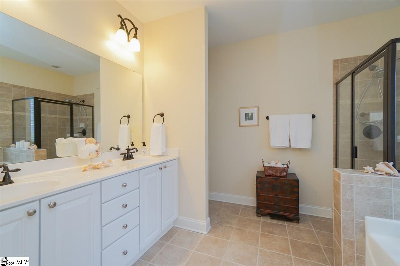 202 Ridenour Avenue Greenville, SC 29617 - Photo 12 of 31 Gallery Image 12