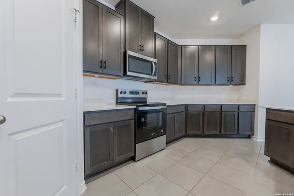 $1,850 | 9507 Reinhartz Way, San Antonio, TX 78221